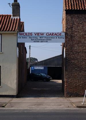 Entrance to Wolds View Garage