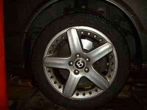 Bentley Arnage in for tyres