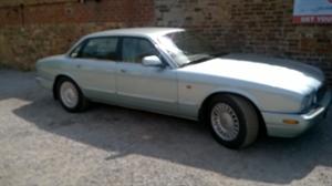 Jaguar XJ8