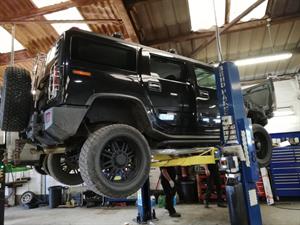 HUMMER having an exhaust fitted
