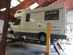 Camper LT 35 having a ball joint fitted