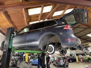 Touareg engine and gearbox assemblies lowered