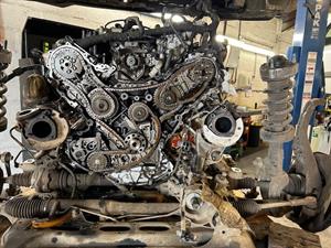 Timing chain exposed